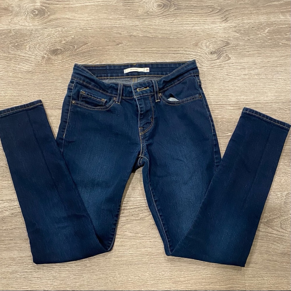 711 PETITE Levi’s skinny jeans 👖 Size 26P